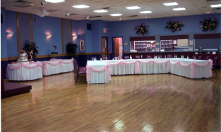 We can accomodate 400 for weddings and other special functions.