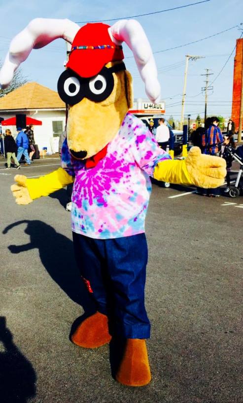 "Elroy" joined the festivities at Bell's Big Bed Race.  He even raced the York Rev's Mascot "Downtown". 