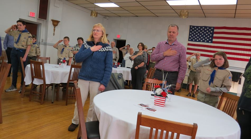 Elks and guests reciting The Pledge of Allegiance
