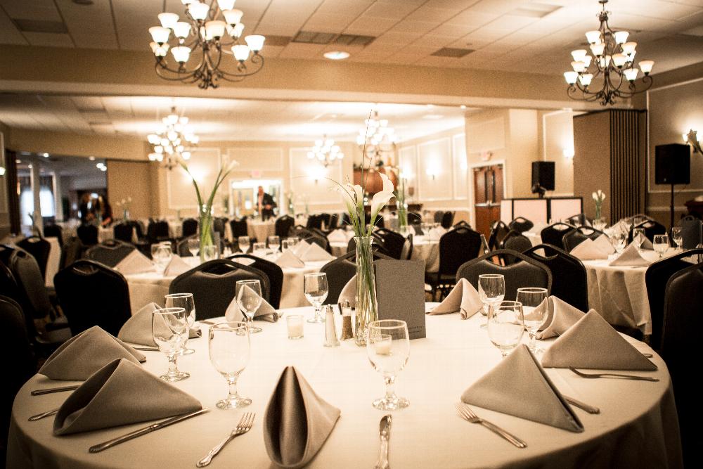 The Lodge Ballroom accommodates up to 400 people for dinner and dancing.