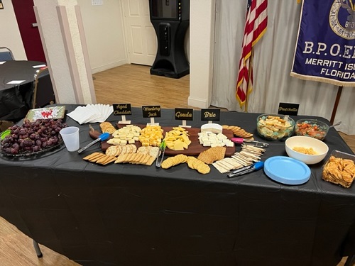 Sampling of cheese and crackers available during the wine tasting.