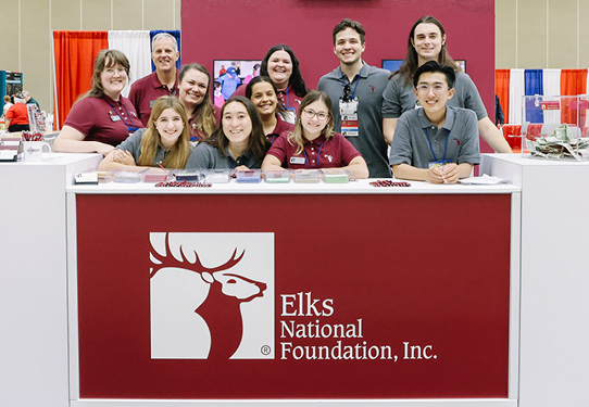Season of Service: Elks Scholars Serve in Chicago and Seattle 