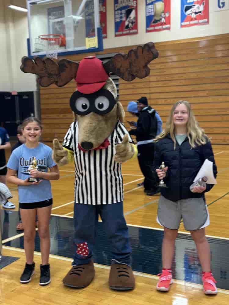 Hoop Shoot contestants with Elroy Elk