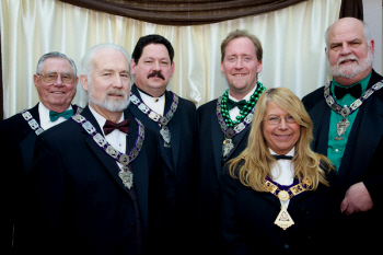 Grand Lodge Officers a The Seattle Elks Officer Installation (L-R) Bob Williams, Burien 2143; John Burrage, Burien 2143; Scott Knight, Burien 2143; Jim Howes, Seattle 92; Kathy Jimenez, Lynnwood 2171; Will Deisher Seattle 92