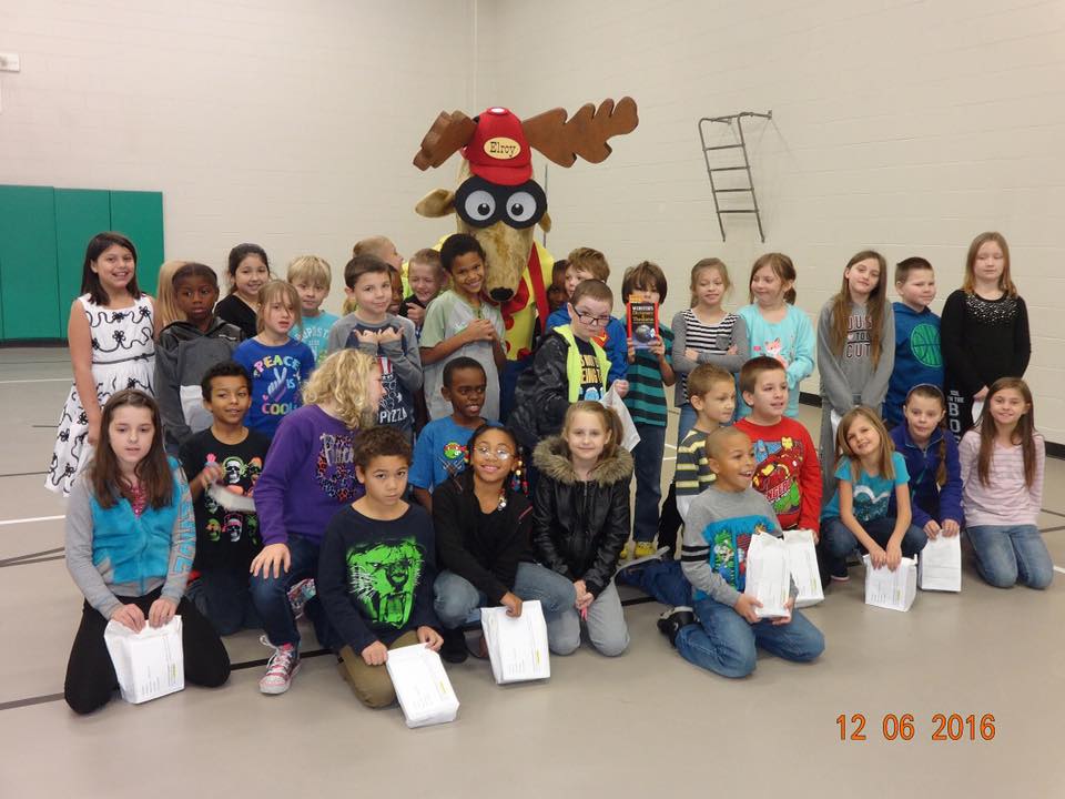 Elroy Delivers Dictionaries to Roanoke City Schools