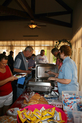 <center> 4th of July chow line<center>