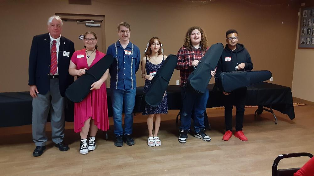 On May 7, 2023 Tucson Elks Lodge #385 held its annual “Harry Dobiez” Strings award 2 viola’s and 2 violins  to local high school musicians.  This valued at $550.00. 