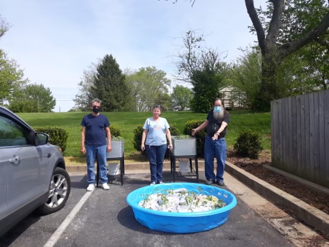 Veterans Jonny Lee & Michael Rakestraw with Cheryl Blake

Steve & Cheryl Blake, Meri Solberg, Dale & Judy Hebbard assembled the raised plant beds & delivered them to the Pennyroyal Veterans center on Bowles Ave.  The veterans helped plant the vegetables