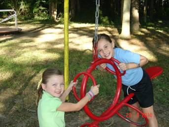 FAMILY PICNIC AT THE FARM 08/28/10