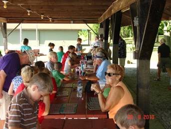 FAMILY PICNIC AT THE FARM 08/28/10