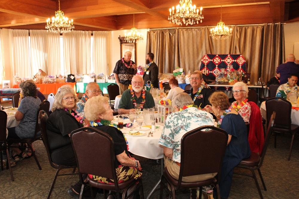 The "Poole Table"
Tom Poole, Ben Depasopil, Kathy Brauer, Peggy Cranford, (sorry to the two with their backs to the camera, can't make out who they are), Betty McFadyen, and George Bohn