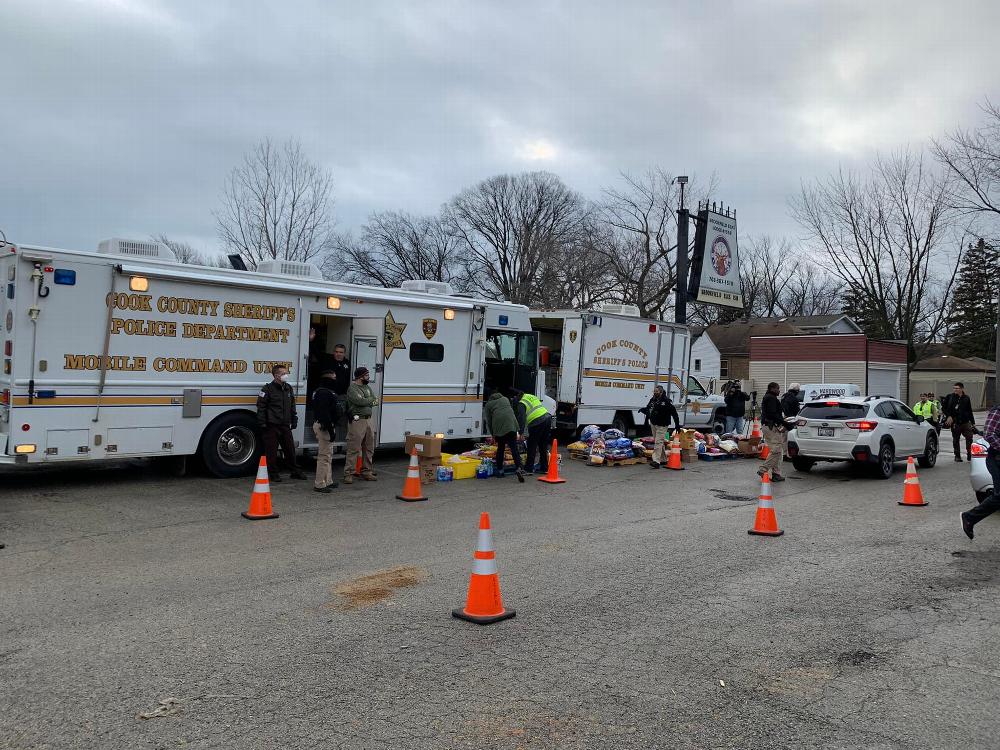 The pet food drive was organized by the Cook County Sheriff's Department, awesome job! 