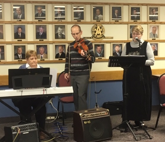 Music at the 2018 memorial service was provided by Margaret Ellefson (on piano), Steve Van Mullem (on fiddle) and Karen Van Mullem (vocals).