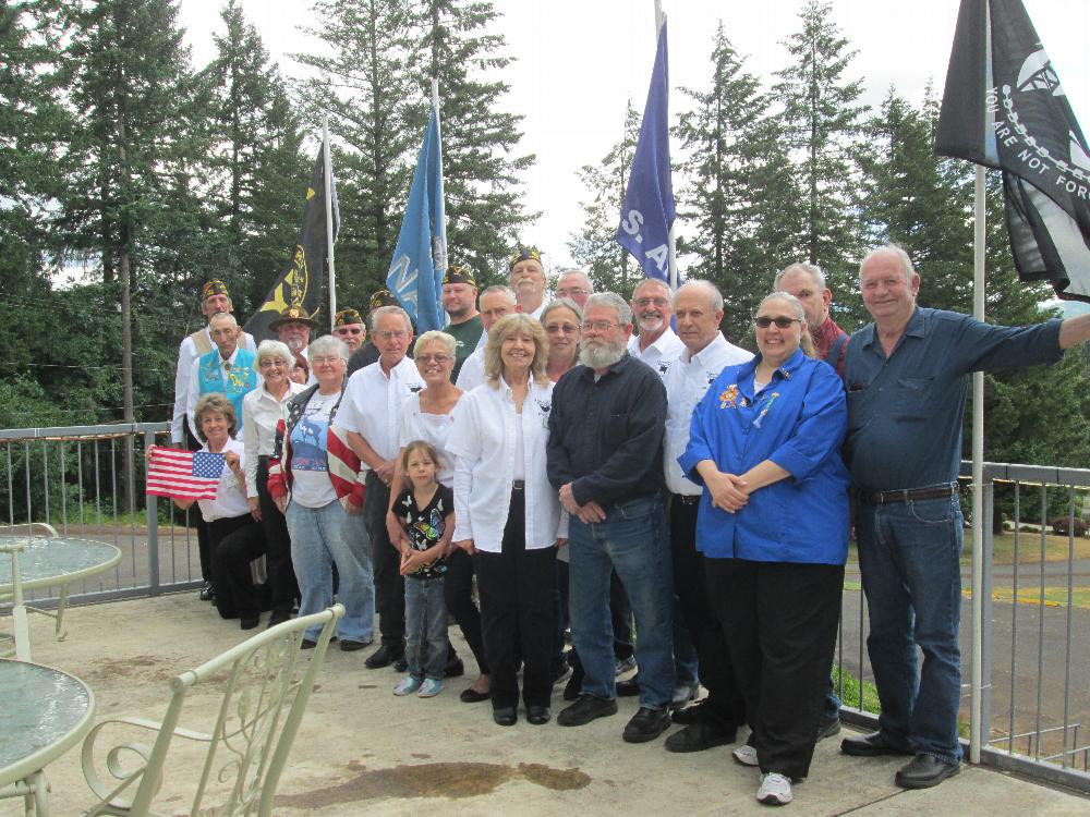 Joint Flag Day Ceremony 2016 
Elks's Lodge 1972 members and Sweet Home VFW Post participants.