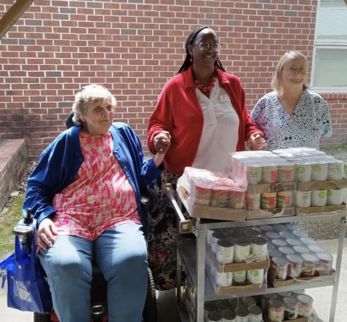 This week Walterboro Bingo was blessed to be able to assist three worthy programs in Colleton County. Bingo gave the Coastal Electric Trust $500 for its “Round Up” program. We also donated $500 worth of food items to Water Church of God and Mt. Zion AME Church’s food pantries. ❤️