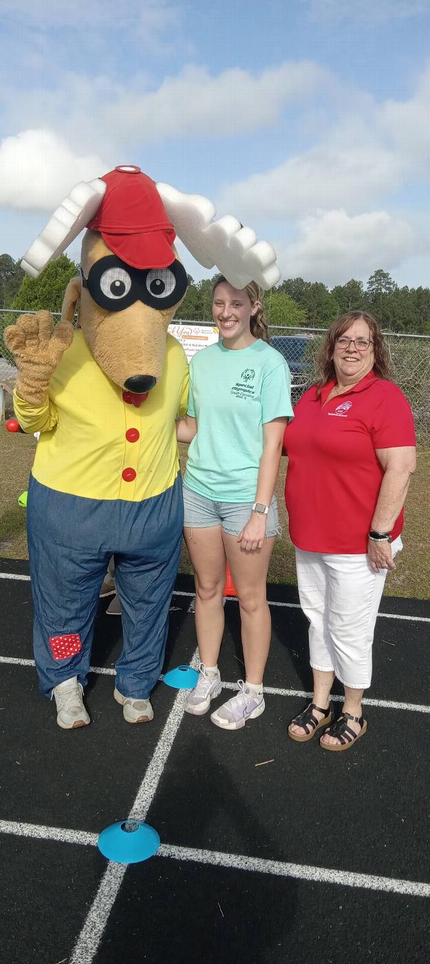 The Walterboro Elks Lodge 1988, participated in the Special Olympics held at the Colleton County High School. Angus brought the Drug Awareness trailer. Our ER, Mary Jo Fox helped with getting some good photo ops. Our, Nationally known mascot Elroy showed up and as always, he was a hit with the contestants. We had the great privilege to represent our Lodge at another community function. Elks Care, Elks Share. 👍