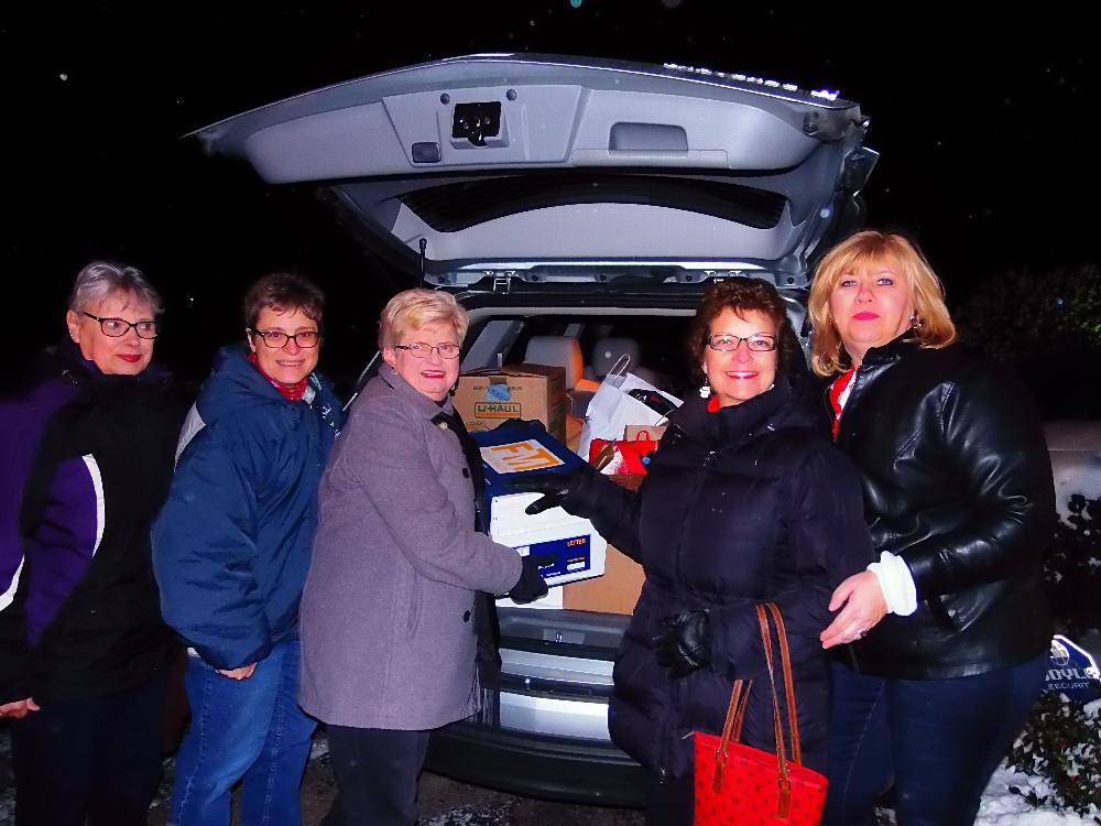 Lady Elks deliver donations