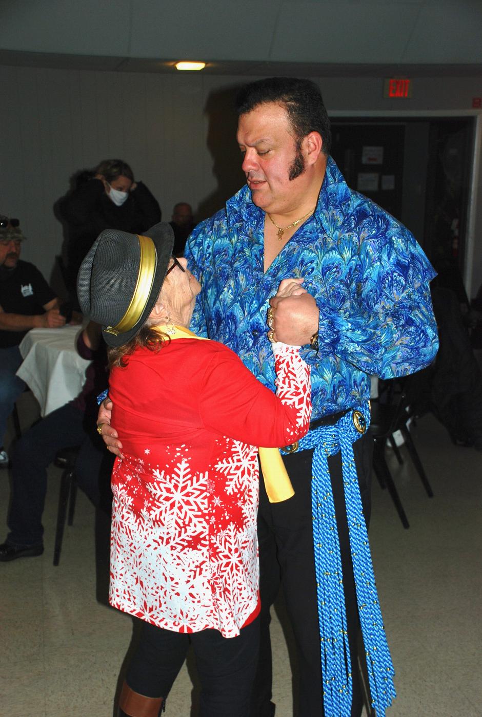 Elvis & Fan Dancing