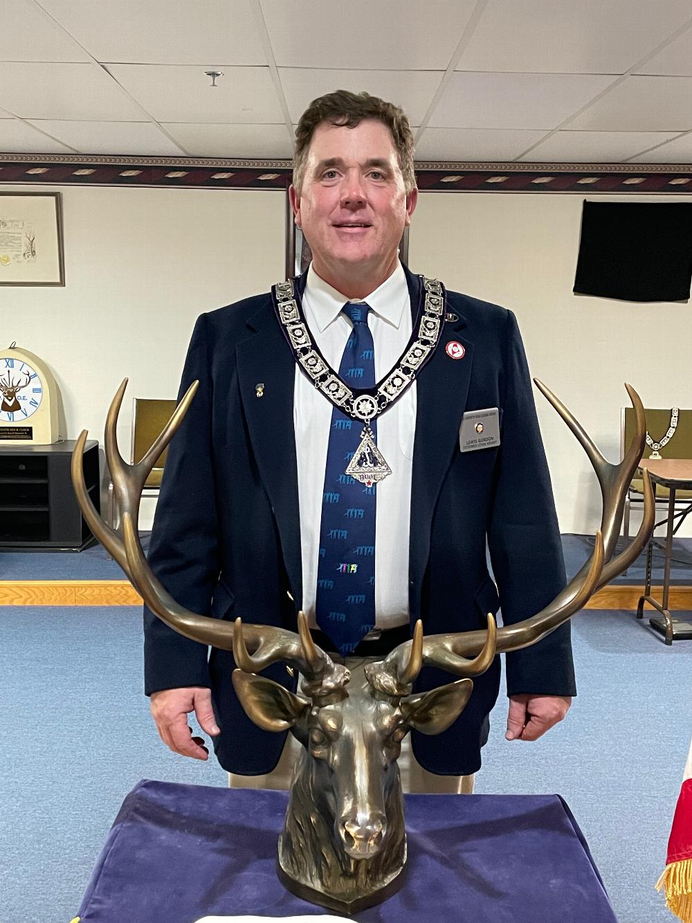 E-burg Elks installs officers