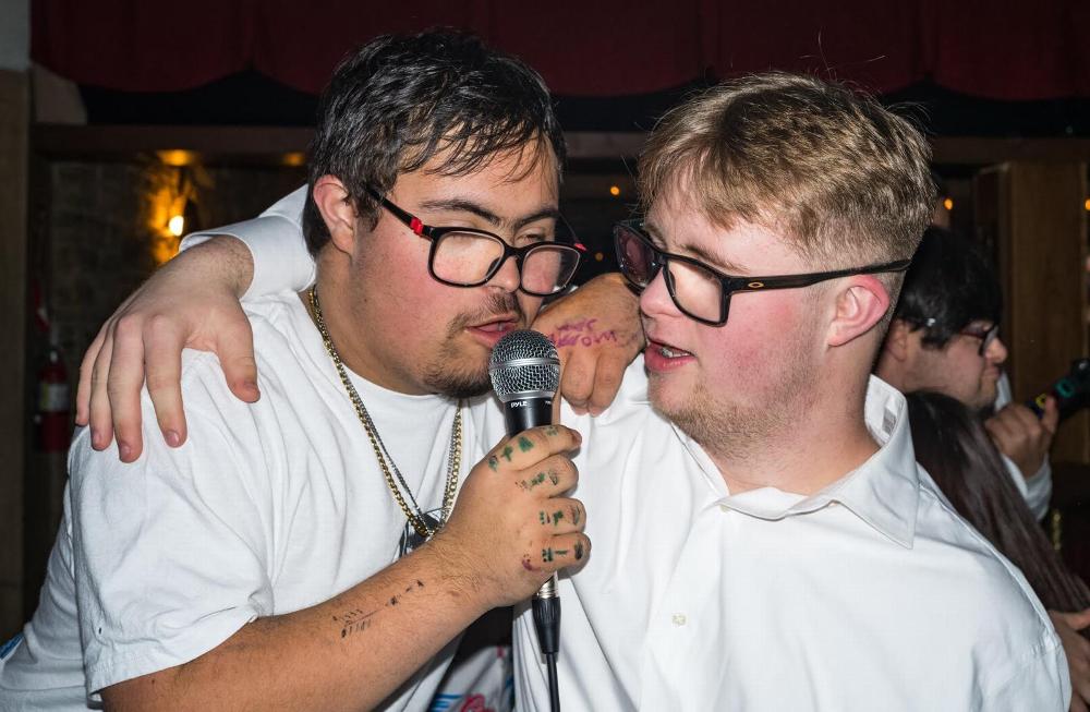 Miles & Travis - Karaoke White Party
